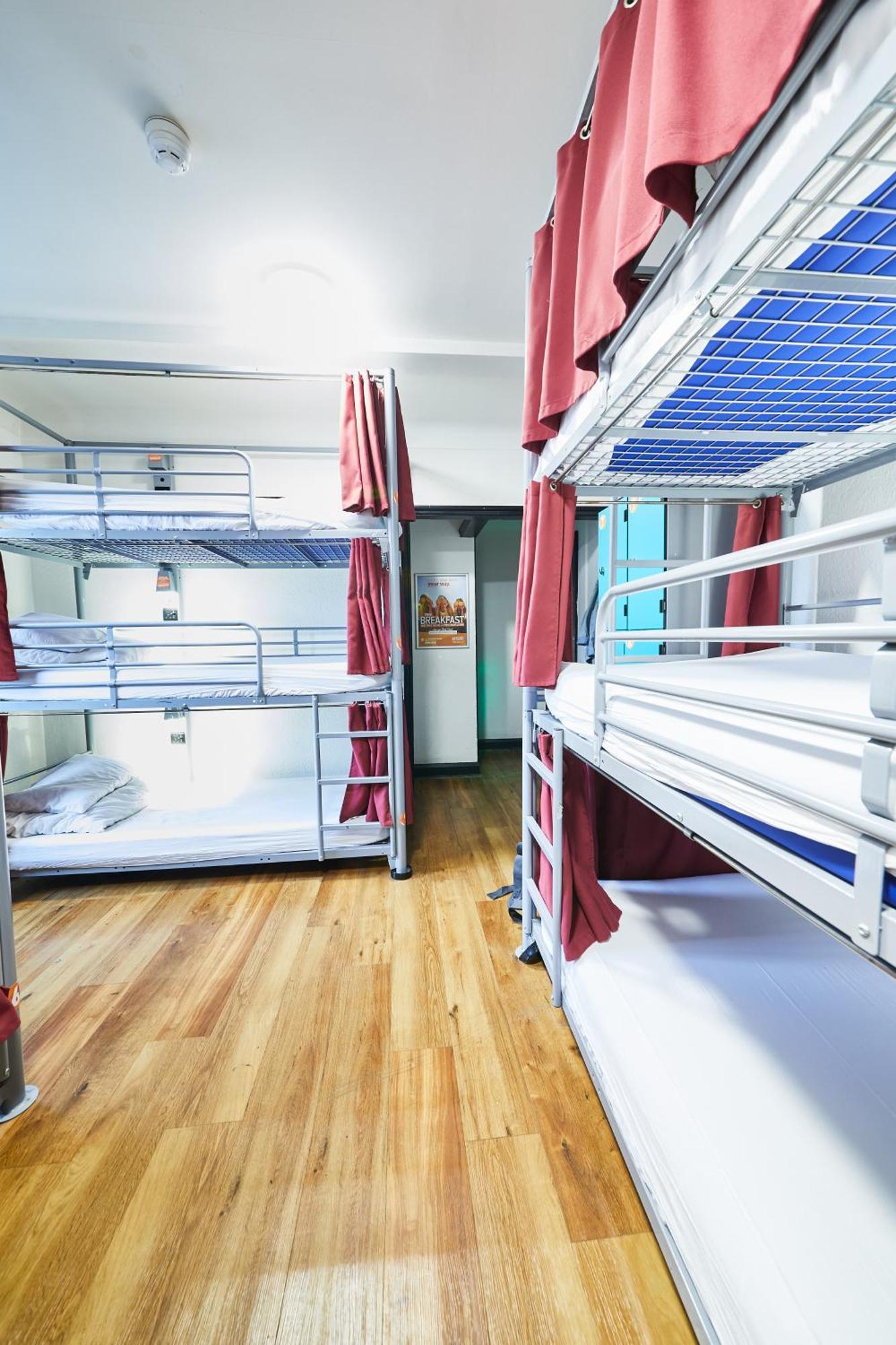 Bed in 9-Bed Mixed Dormitory Room with Shared Bathroom